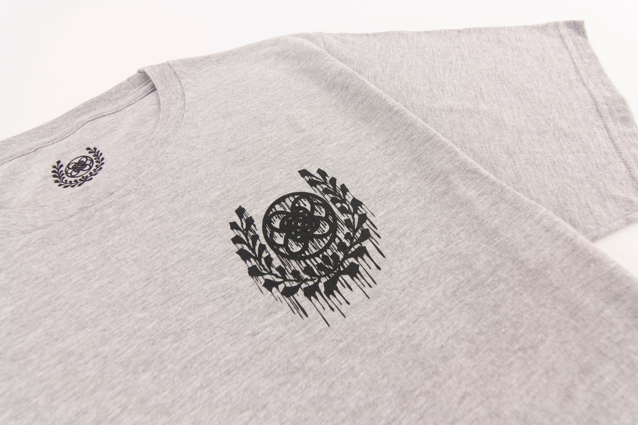 DRIP TEE- GREY